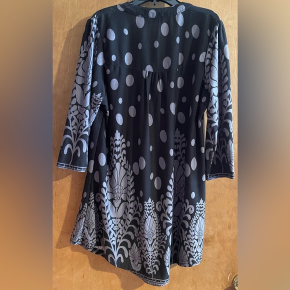 ❤️Women’s size Large❤️🌺lengthy Blouse Beautifully🌺GREAT CONDITION - Picture 2 of 4
